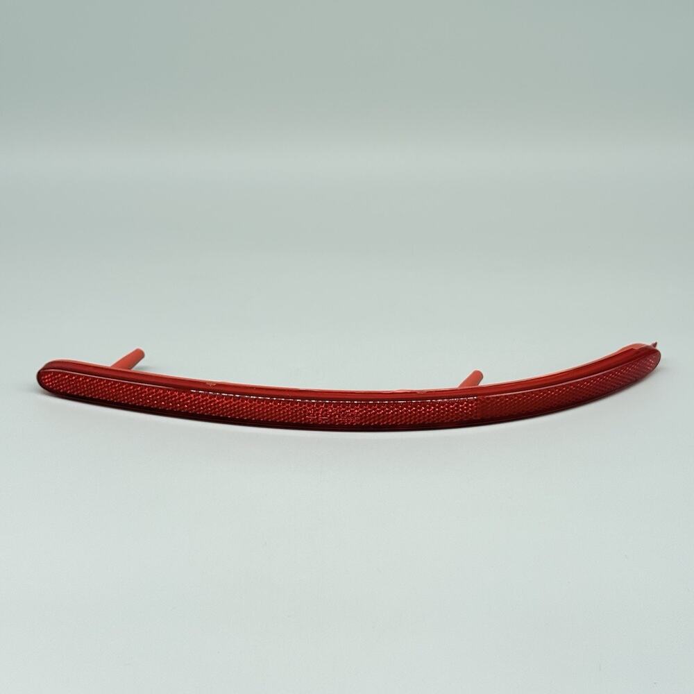 Upper Reflector Assembly 01-06 Dodge Stratus RH LH TYC 17-5165-00-1A Red